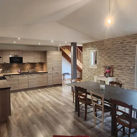 Spacieuse Maison De Avec Piscine A *