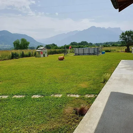 Spacieuse Maison De Avec Piscine à Arenthon