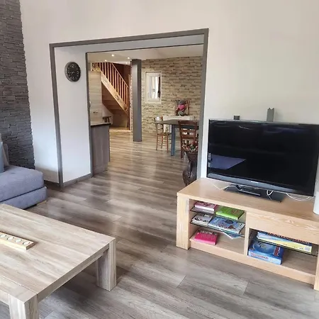 Сasa de vacaciones Spacieuse Maison De Avec Piscine A Arenthon