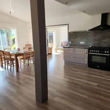 Spacieuse Maison De Avec Piscine à Hébergement de vacances Arenthon