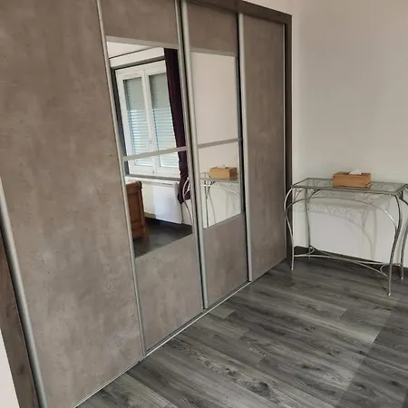 Spacieuse Maison De Avec Piscine A Arenthon