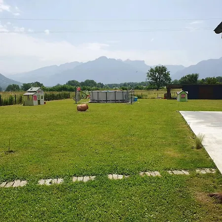 Spacieuse Maison De Avec Piscine A Arenthon