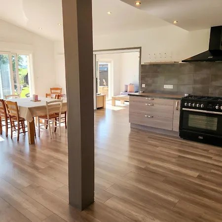Spacieuse Maison De Avec Piscine A Ferienhaus *