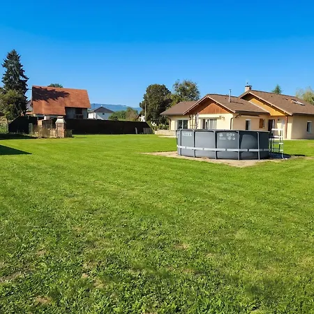 Spacieuse Maison De Avec Piscine A Arenthon